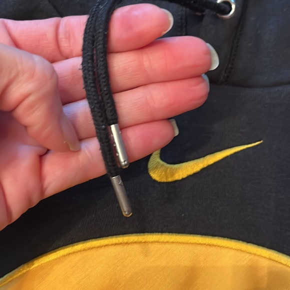 EUC Nike Iowa Hawkeye black hoodie - Picture 3 of 13